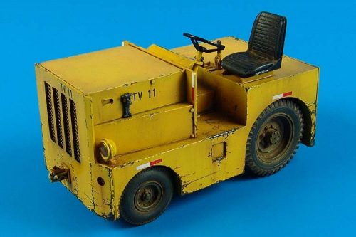 Aerobonus - 1/32 DMC Logan T-40 USAF tow tractor