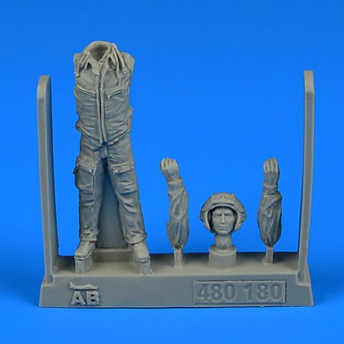 Aerobonus - 1/48 Modern Soviet Fighter Pilot with HUD