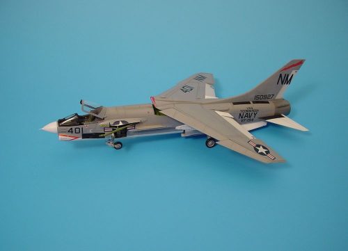 Aires - F-8E Crusader