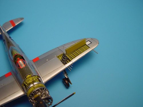 Aires - P-47D Thunderbolt Waffenschächte