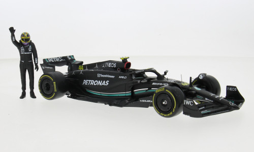 Burago - Mercedes AMG W14 E Performance  Formel 1  2023  Mercedes AMG Petronas Formula One Team  Petronas   44  1:24