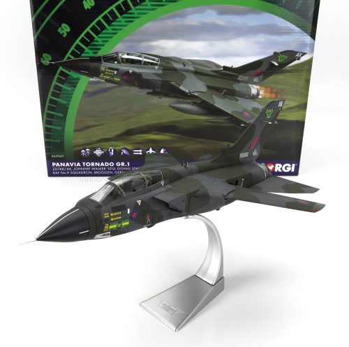 Corgi - PANAVIA AIRCRAFT GR.1 TORNADO MILITARY AIRPLANE 1998 MILITARY CAMOUFLAGE