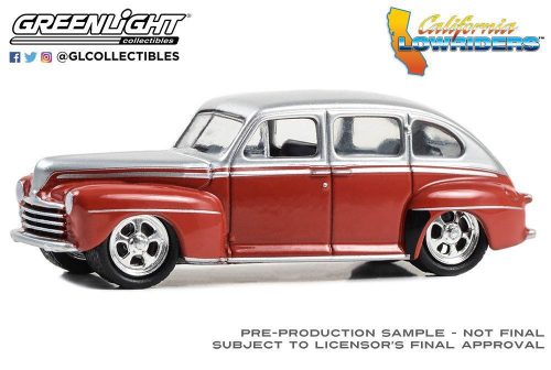 Greenlight - 1:64 Ford Fordor Super Deluxe 1947 - Silver Metallic over Red Two-Tone - California Lowriders Series 4 - GREENLIGHT