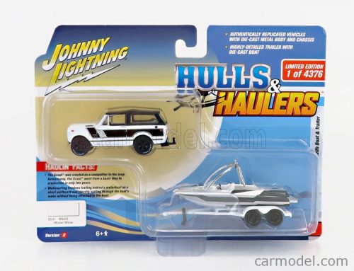 Johnny Lightning - International Scout With Trailer And Boat 1979 White Black