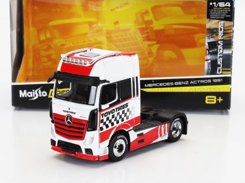 Maisto - MERCEDES BENZ ACTROS 1851 MP4 GIGASPACE TRACTOR TRUCK 2-ASSI TOYO TIRES 2018 WHITE RED