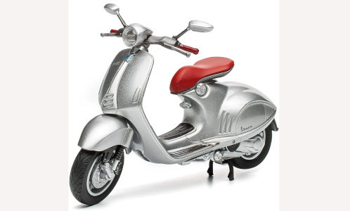 Maisto - Vespa 946, silber, 2014, 1:18