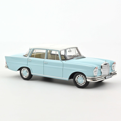 Norev - 1:18 Mercedes-Benz 220 S 1965 Light Blue