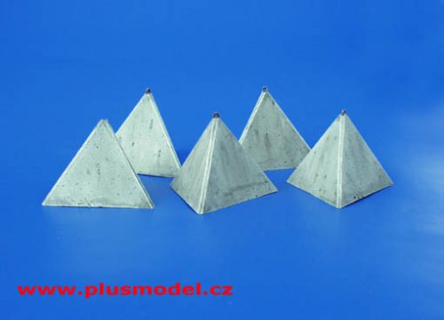 Plus Model - Panzerbarrikaden Pyramidenform Set I