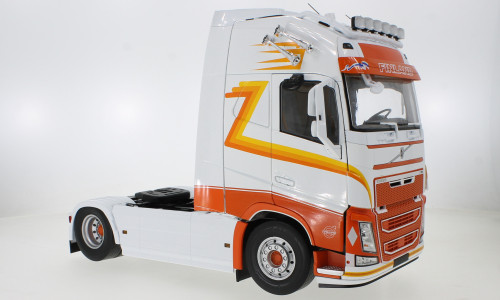 Premium Classixxs - Volvo FH16 XL Cab, weiss/orange, 2018, 1:18