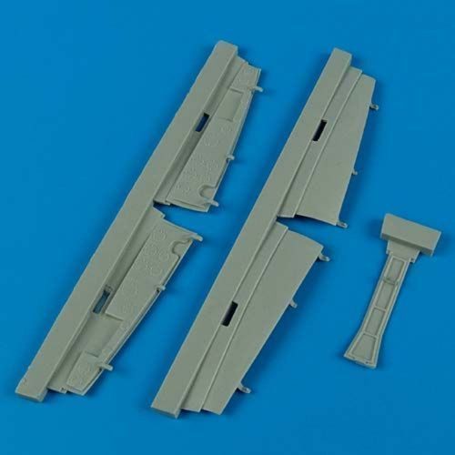 Quickboost - F7F Tigercat undercarriage covers f.Ital