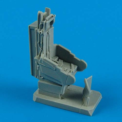 Quickboost - 1/48 F-102A Delta Dagger seat with safety belts