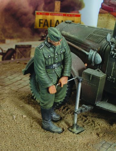 Royal Model - German infantry with Jack - WWII