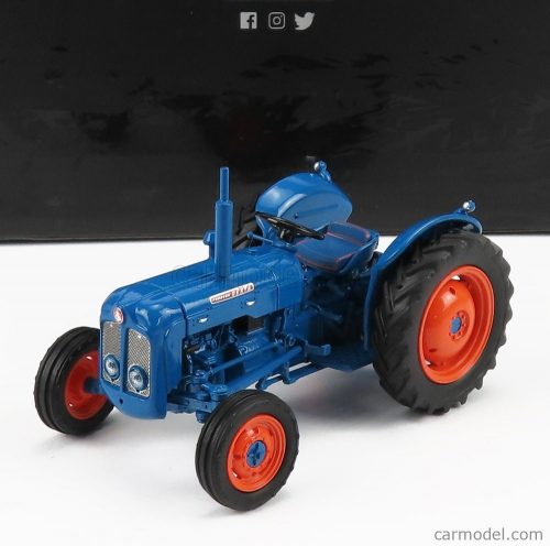 Universal Hobbies - Fordson Dexta Tractor 1960 Blue Orange